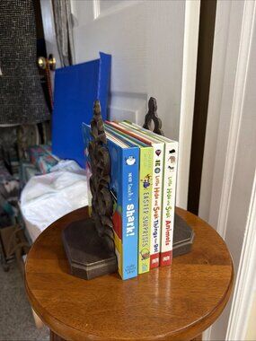 Decorative Cast Iron Bookends Featuring Fleur-de-Lis Design